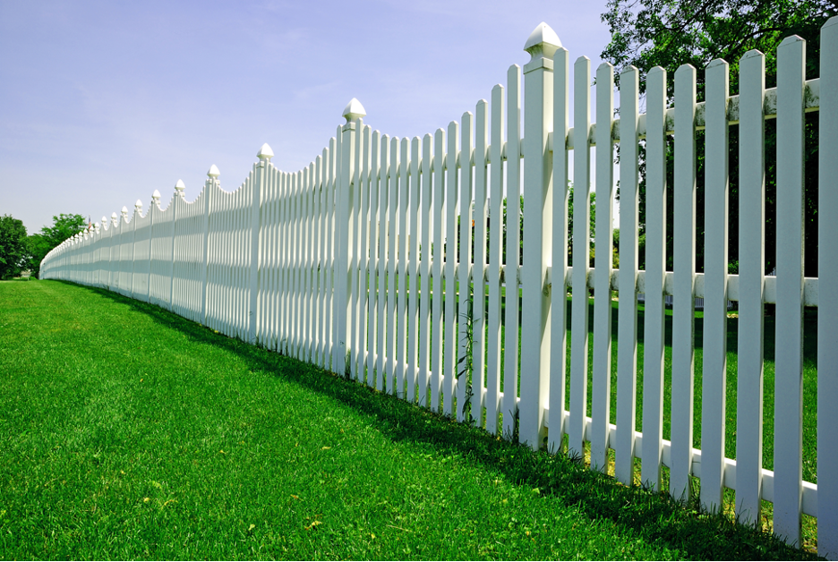 White wood fence around a residential property in Glenview, Illinois