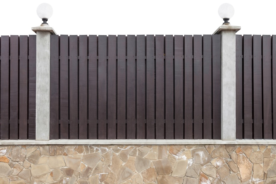 Vinyl fence around a house in Evanston, Illinois