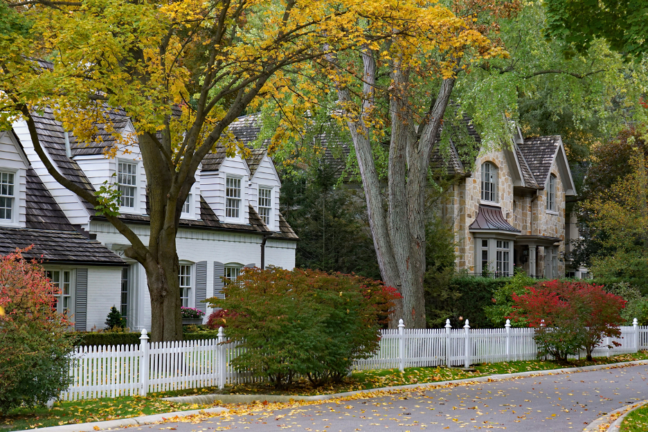 Residential wooden fence contractor in Wilmette, Illinois